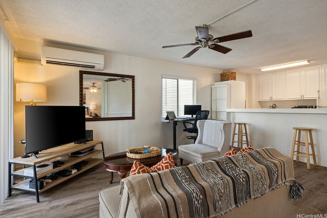 411 Kaiolu Street 302, Honolulu, HI 96815