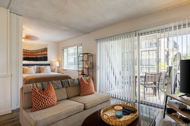411 Kaiolu Street 302, Honolulu, HI 96815