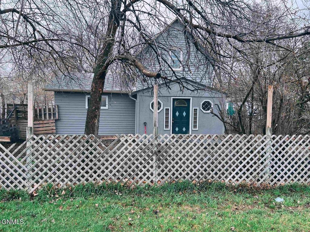 25 1st Street SW, Sawyer, ND 58781