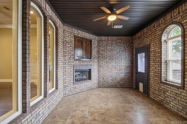 127 Lake Valley Dr., Maumelle, AR 72113