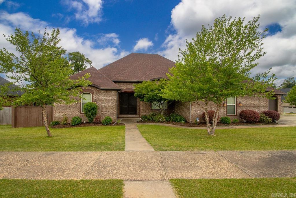 127 Lake Valley Dr., Maumelle, AR 72113