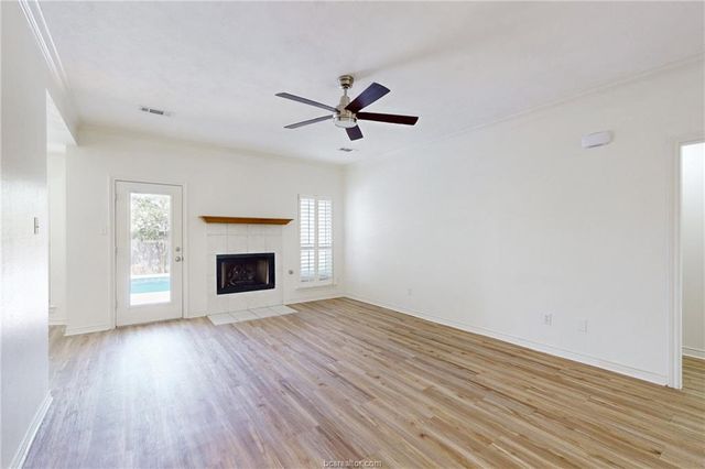 4506 Winchester Drive, Bryan, TX 77802