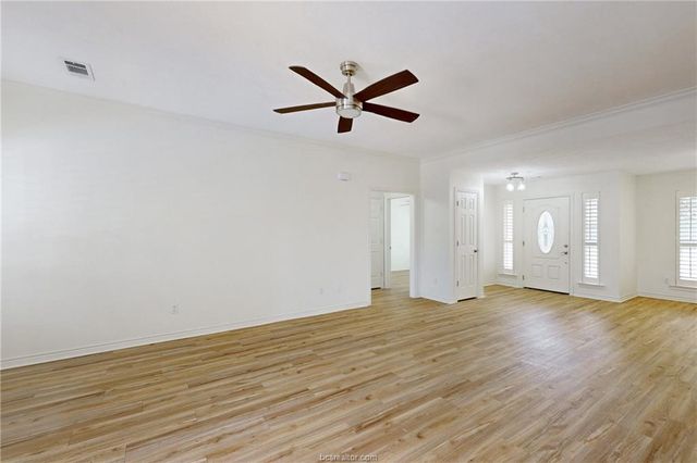 4506 Winchester Drive, Bryan, TX 77802