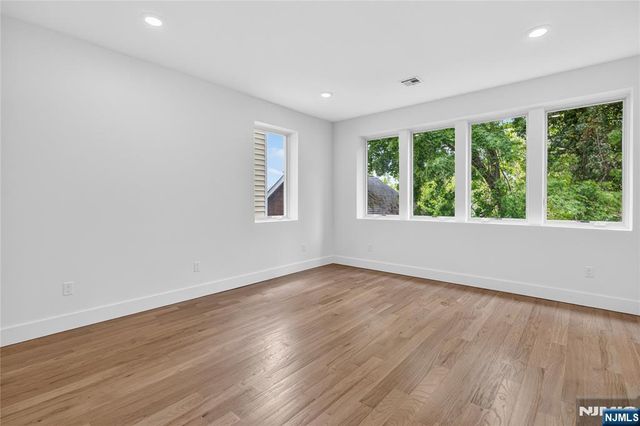 46 Hudson Avenue A, Edgewater, NJ 07020