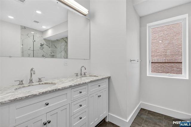 46 Hudson Avenue A, Edgewater, NJ 07020