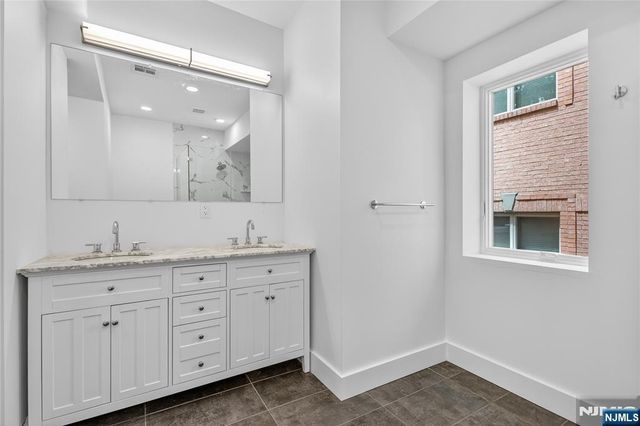 46 Hudson Avenue A, Edgewater, NJ 07020
