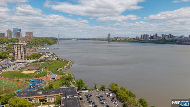46 Hudson Avenue A, Edgewater, NJ 07020