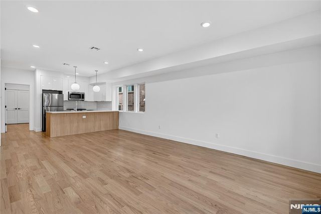 46 Hudson Avenue A, Edgewater, NJ 07020