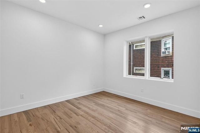 46 Hudson Avenue A, Edgewater, NJ 07020