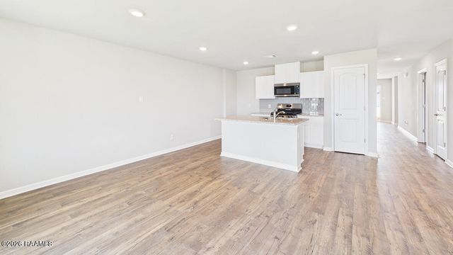 203 Red Pine Drive, Lafayette, LA 70501