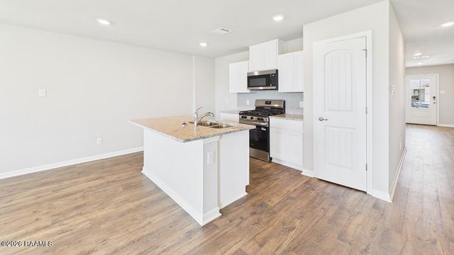 203 Red Pine Drive, Lafayette, LA 70501