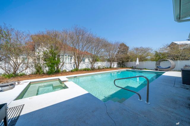 1300 Savannah Drive, Panama City, FL 32405