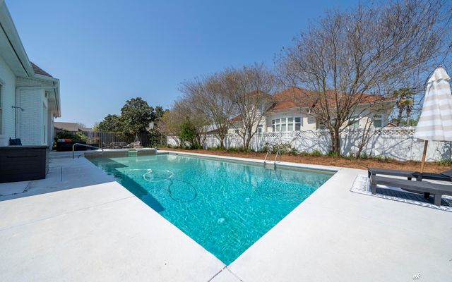 1300 Savannah Drive, Panama City, FL 32405