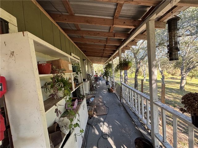 2168 River Oaks, Skidmore, TX 78389