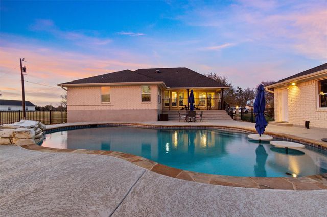 316 Brushy Creek TRL, Hutto, TX 78634