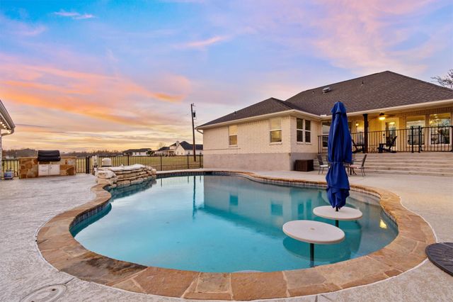 316 Brushy Creek TRL, Hutto, TX 78634