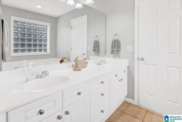 2026 QUEENS COURT, Moody, AL 35004