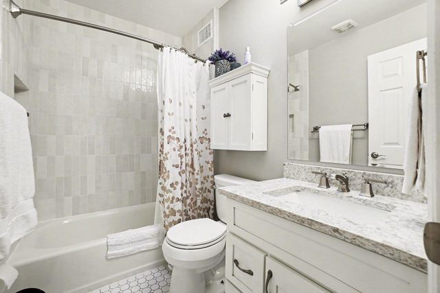 106 Varsity Court, Crestview Hills, KY 41017