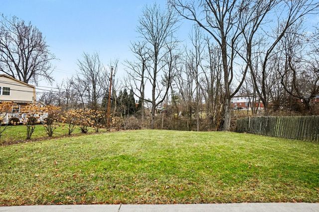 106 Varsity Court, Crestview Hills, KY 41017