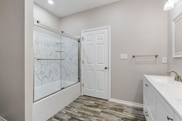 194 Pine Needle St, Onalaska, TX 77360