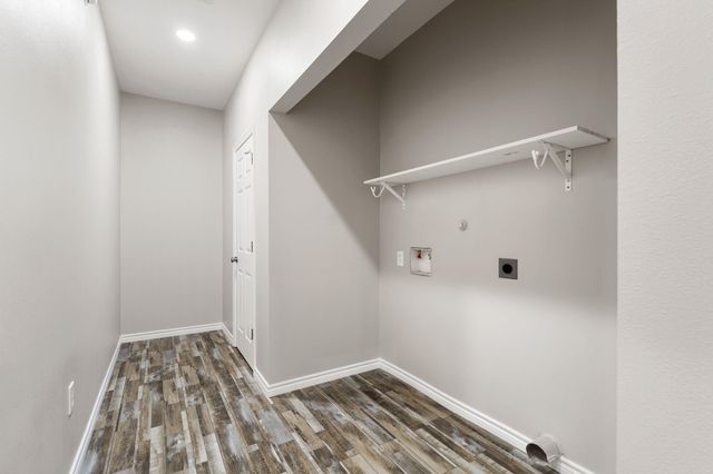 194 Pine Needle St, Onalaska, TX 77360