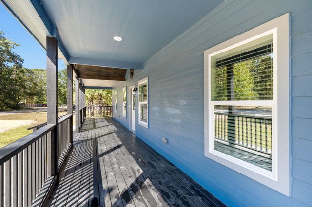 194 Pine Needle St, Onalaska, TX 77360