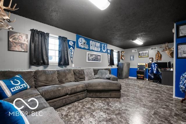 4705 W Shirley Lane, Muncie, IN 47302