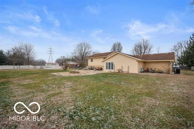 4705 W Shirley Lane, Muncie, IN 47302