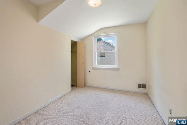 185 Reldyes Avenue, Leonia, NJ 07605