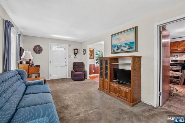 185 Reldyes Avenue, Leonia, NJ 07605