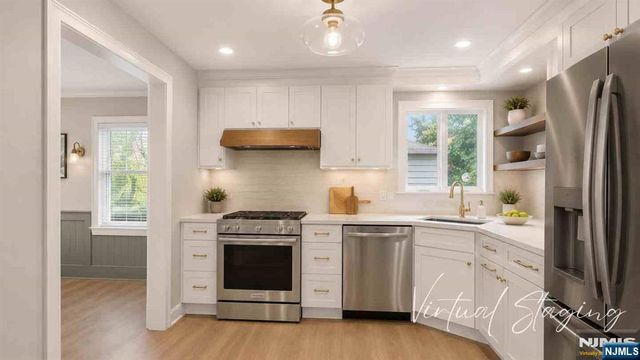 185 Reldyes Avenue, Leonia, NJ 07605