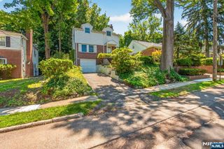 185 Reldyes Avenue, Leonia, NJ 07605