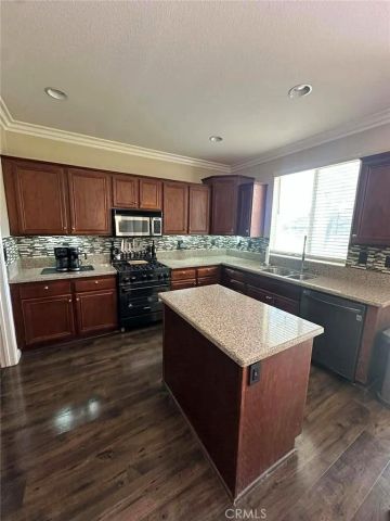 33379 Wallace Way, Yucaipa, CA 92399