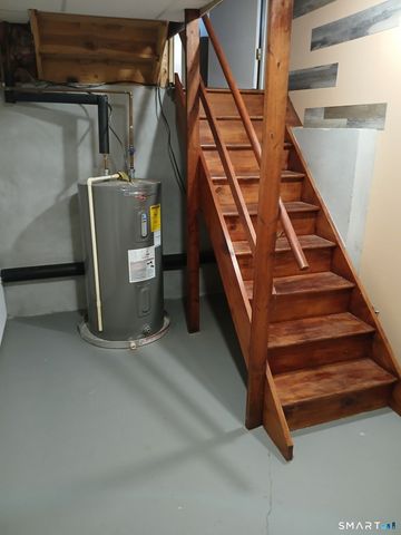 51 Brook Street, Naugatuck, CT 06770