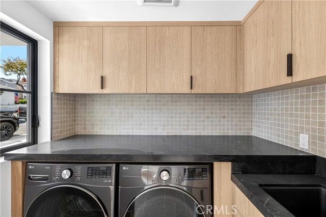 700 Iris, Corona Del Mar (newport Beach), CA 92625