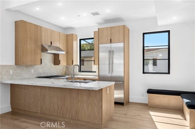 700 Iris, Corona Del Mar (newport Beach), CA 92625