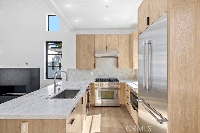 700 Iris, Corona Del Mar (newport Beach), CA 92625