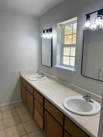 2644 S Land Avenue, Oklahoma City, OK 73108