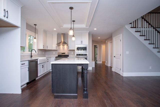 37 Metacomet Rd 37, West Bridgewater, MA 02379