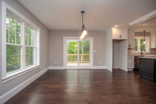 37 Metacomet Rd 37, West Bridgewater, MA 02379