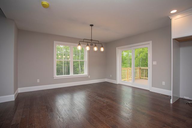 37 Metacomet Rd 37, West Bridgewater, MA 02379