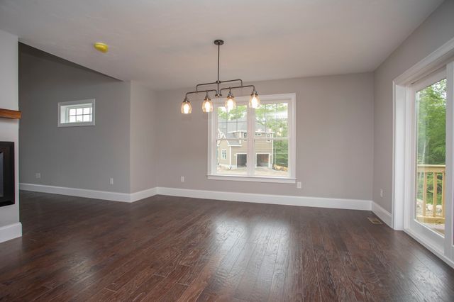 37 Metacomet Rd 37, West Bridgewater, MA 02379