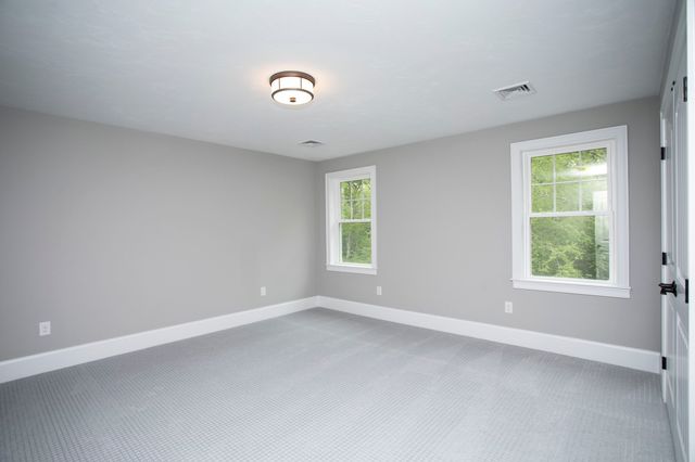 37 Metacomet Rd 37, West Bridgewater, MA 02379