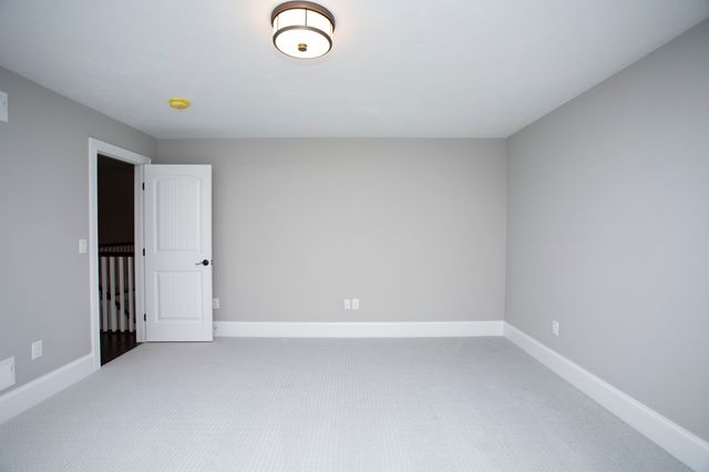 37 Metacomet Rd 37, West Bridgewater, MA 02379