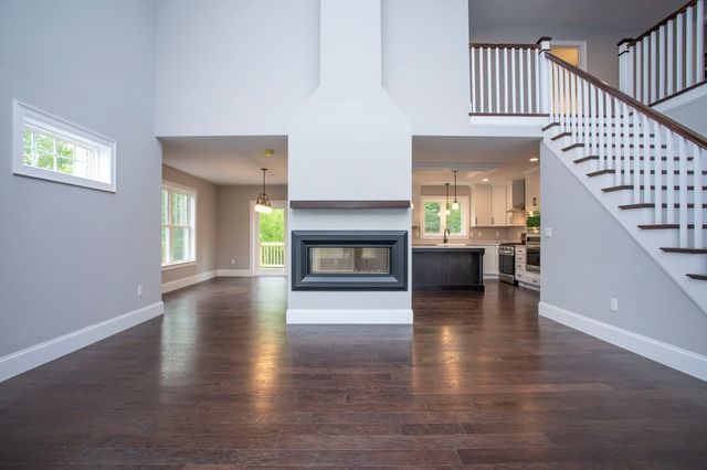 37 Metacomet Rd 37, West Bridgewater, MA 02379