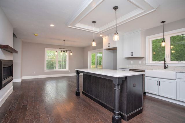 37 Metacomet Rd 37, West Bridgewater, MA 02379