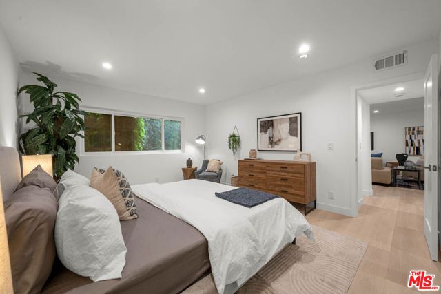 5301 Yarmouth Avenue 2, Encino (los Angeles), CA 91316