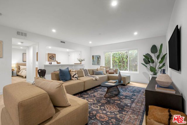 5301 Yarmouth Avenue 2, Encino (los Angeles), CA 91316
