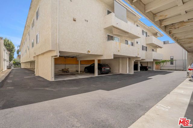 5301 Yarmouth Avenue 2, Encino (los Angeles), CA 91316