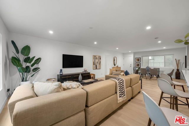 5301 Yarmouth Avenue 2, Encino (los Angeles), CA 91316
